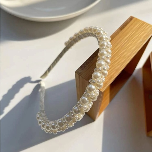 Pearl headband hair accessory - Picture 3 of 6